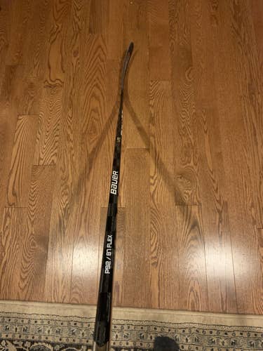 Senior Left Hand Mid Pattern  Vapor Hyperlite Hockey Stick