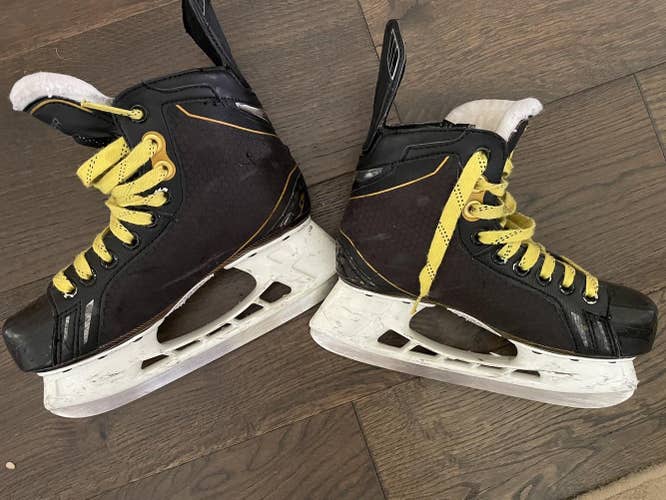 Bauer Supreme one.5 Junior Skate sz4.0