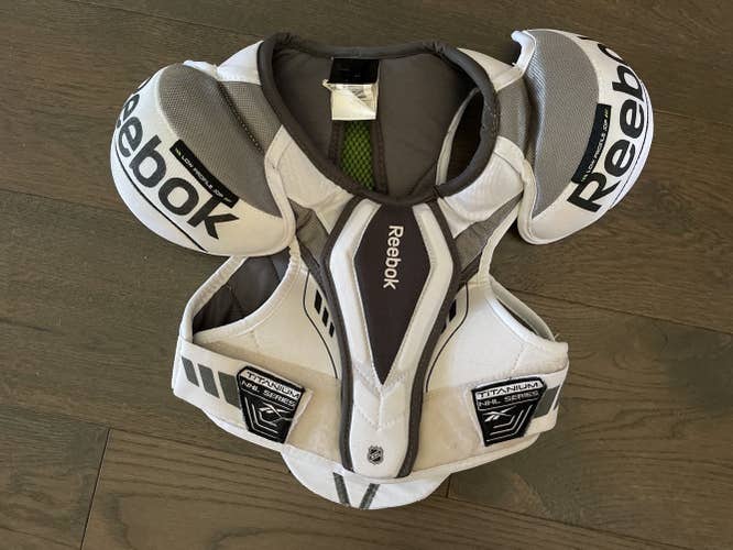 Reebok hockey chest protector
