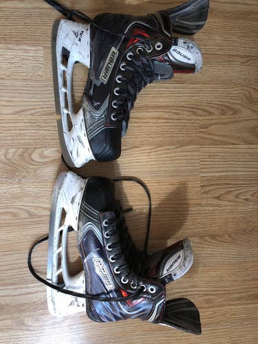 Used Bauer Vapor X100 Hockey Skates Size 5.5EE