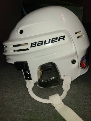 White Used Medium Bauer 4500 Helmet
