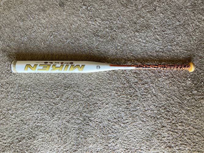 White Used Miken Alloy Freak Bat (-6) 28 oz 34"