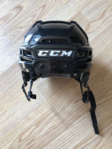 Black Used Medium CCM  Tacks 910 Helmet