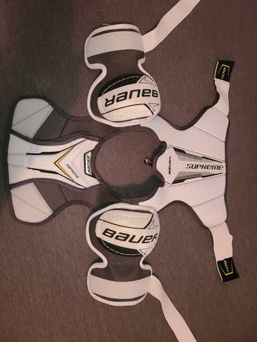 Used Youth Large Bauer Supreme S170 Shoulder Pads
