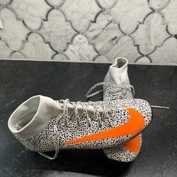 Orange/Black Used Women's Size 6.0 (Women's 7.0) Molded Cleats Nike Cleats