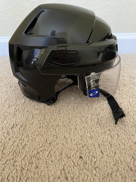 Black New Medium CCM Vector V08 Helmet