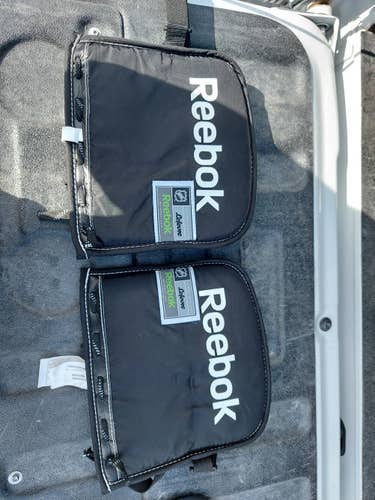 Reebok thight board knee pads