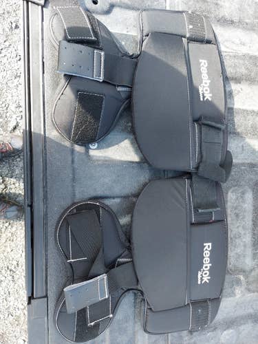 Reebok knee pad sr