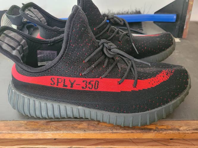 Adult Size 9 Adidas Yeezy SPLY 350 Not genuine