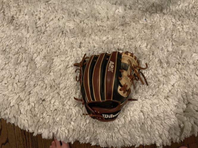 Used Right Hand Throw Wilson Infield A2K Baseball Glove 11.25"