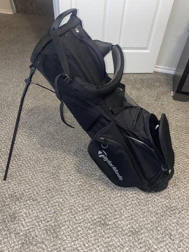 Black TaylorMade FlexTech Lite Carry Bag New
