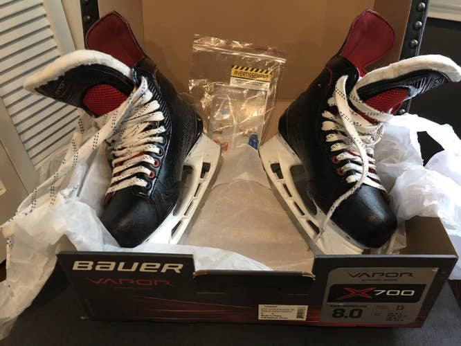 Senior Bauer Vapor X700 Hockey Skates Regular Width Size 8