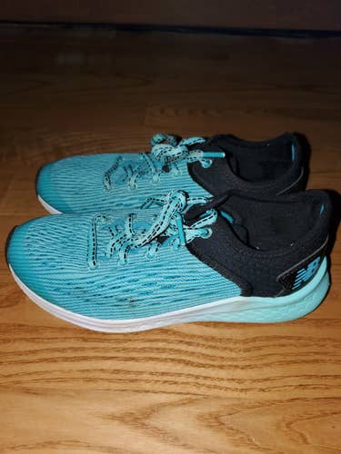 US 2. LN New Balance Running Shoes.