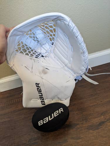 Senior Bauer 3S Regular Glove and Blocker