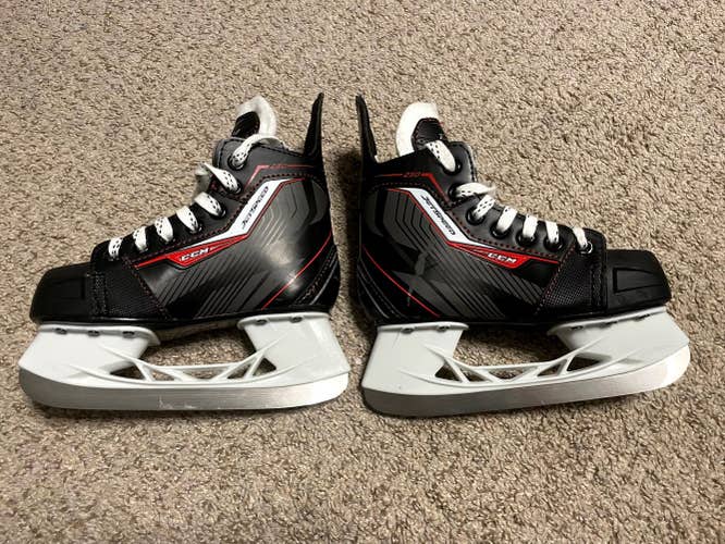 CCM JetSpeed 250 Hockey Skates Size 12 (Junior)