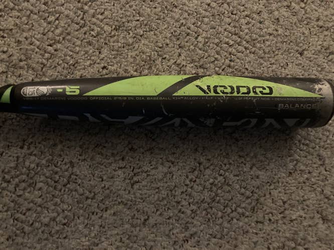 Kid Pitch (9YO-13YO) 2017 Alloy (-5) 27 oz 32" Voodoo Bat