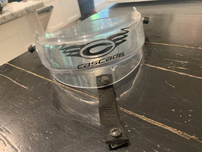 Lacrosse goalie throat protector
