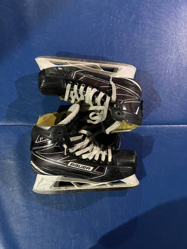 Senior Bauer Regular Width  Size 9 Supreme 1S Hockey Goalie Skates