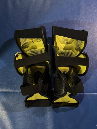 Used Senior Bauer Supreme Knee Guards