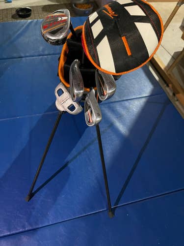 Junior Left Hand 6 Pieces Clubs (Full Set) With Golf Bag Included