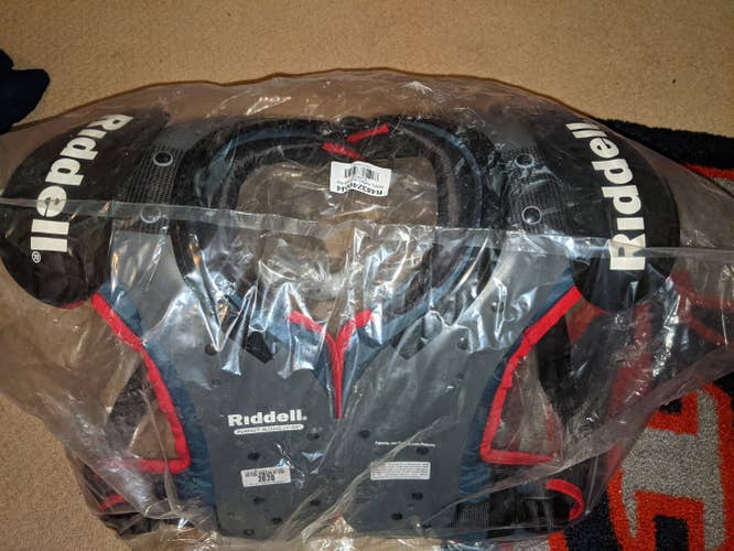 New YOUTH Extra Large Riddell Pursuit Shoulder Pads