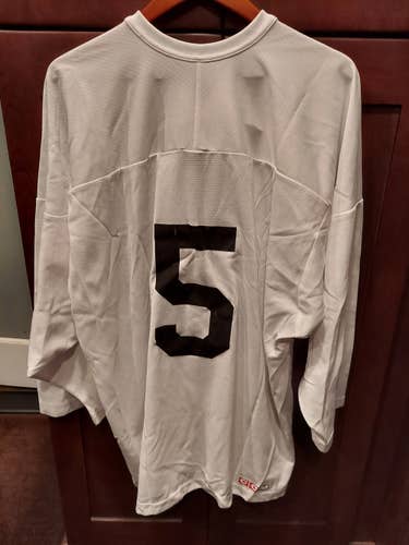 White Adult #5 Used (gently) XL CCM Practice Hockey Jersey