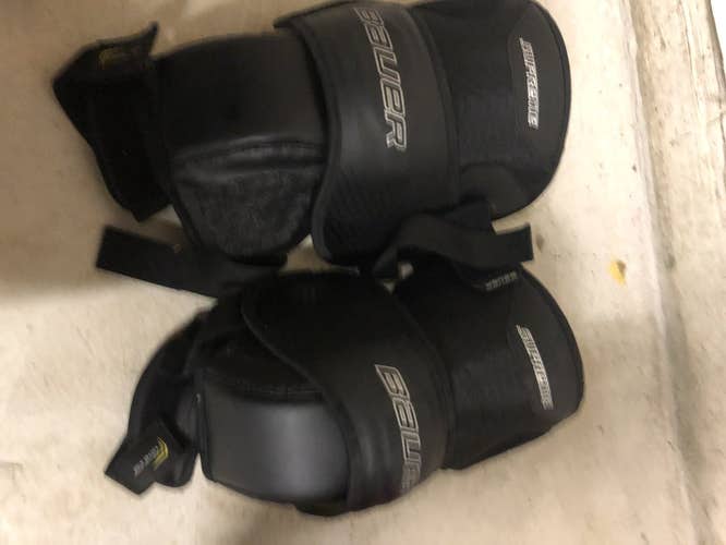 Bauer supreme knee protectors