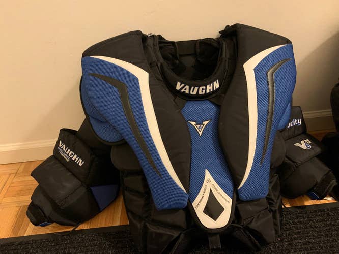 Senior Used Small Vaughn Velocity V6 2000 Goalie Chest Protector