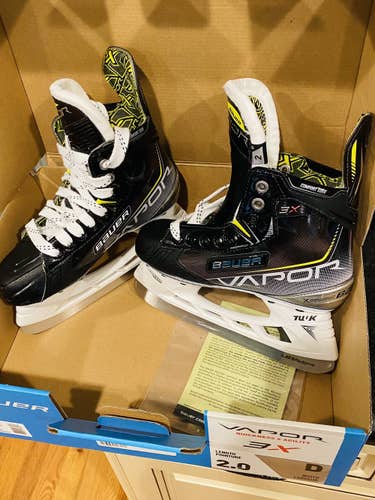 Bauer Vapor 3X Skates Junior Size 2 Like New