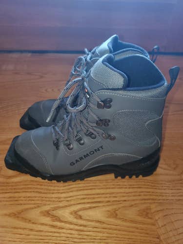 Men's US 6 / EUR 39. LN Garmont Venture Unisex back-country ski boots