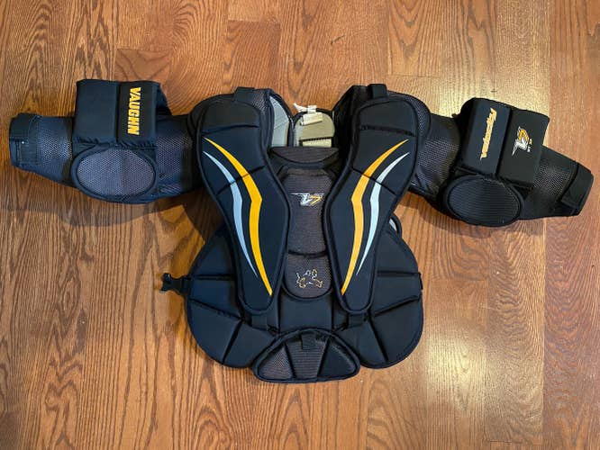 Vaughn Velocity V7 XF YT Goalie Chest Protector - Junior M/L Used