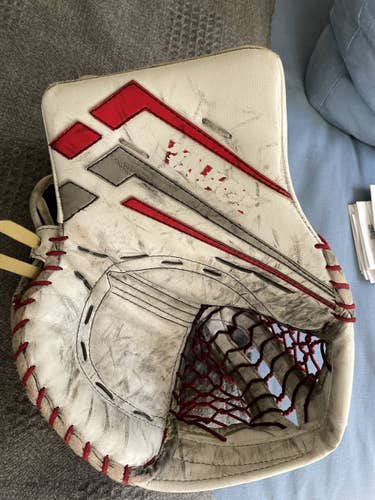 Vaughn Velocity VE8 XP Hockey Goalie Gloves