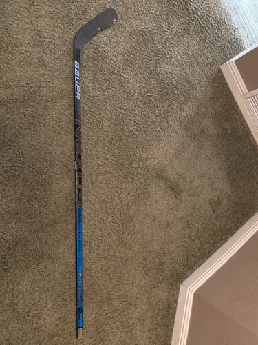 Senior Right Handed Heel Pattern  Nexus 2N Pro Hockey Stick