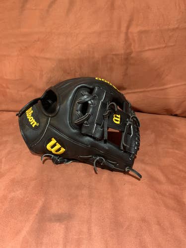 New Right Hand Throw 11.5" A2000 Baseball Glove