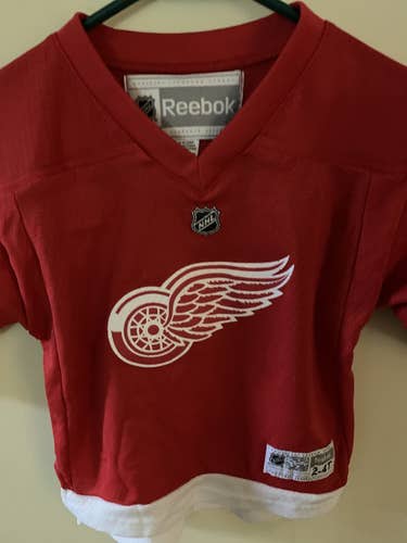 Reebok 2T-4T kids Detroit red wings jersey