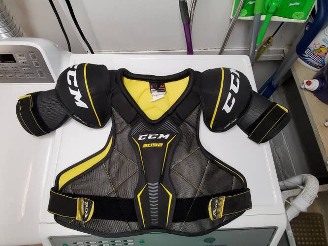 Used Senior Extra Large CCM Tacks 3092 Shoulder Pads