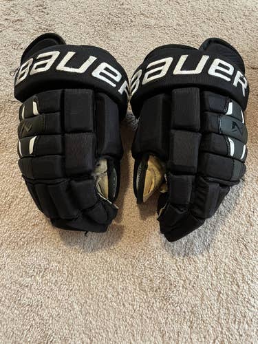Black Used Bauer 14" Nexus N2900 Gloves