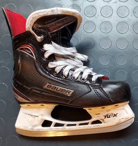 Junior Used Bauer Vapor X400 Hockey Skates Regular Width Size 3