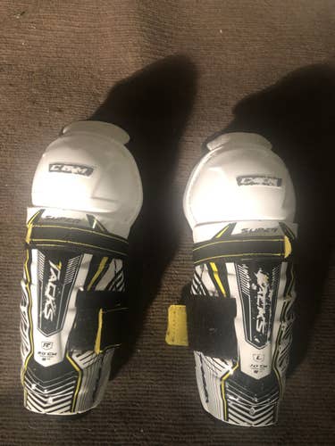 Used Youth CCM Super Tacks Shin Pads