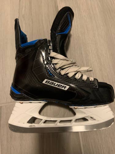 Senior Bauer Regular Width  Size 6.5 Nexus 1N Hockey Skates
