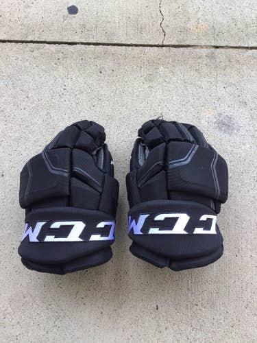 Colorado Avalanche Game Used Pro Stock CCM HGQL Gloves 14” Dries