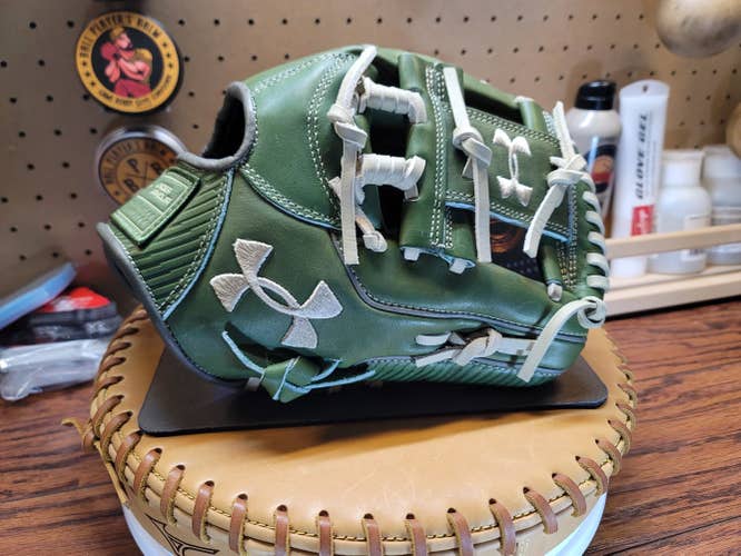 New "Freedom" Under Armour Right Hand Throw Flawless Baseball Glove 11.5"
