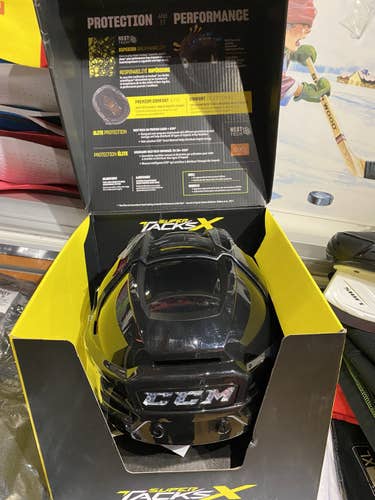 CCM Tacks X Helmet