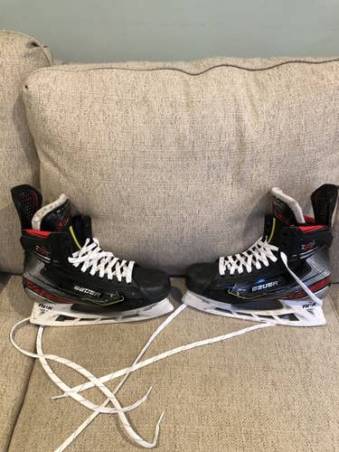 Senior Bauer Regular Width Pro Stock Size 9 Vapor 2X Pro Hockey Skates