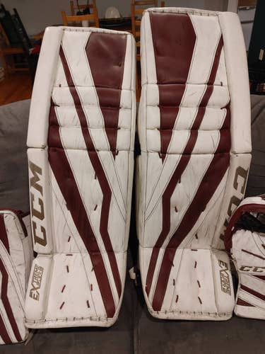 34+2" CCM Extreme Flex lll Goalie Leg Pads