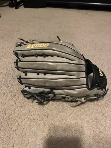 Gray High School/College Outfield 12.5" A2000 Baseball Glove