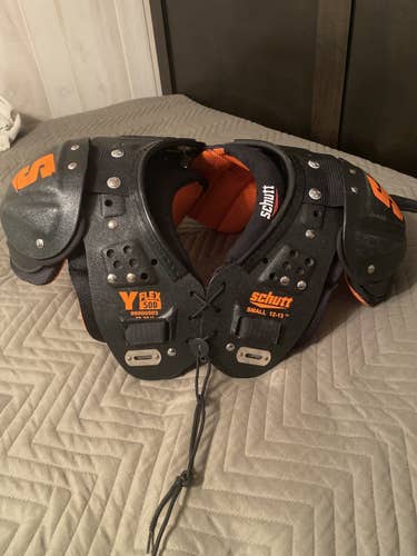 Schutt Y-Flex 500 Youth Football Shoulder Pads Small *Used*