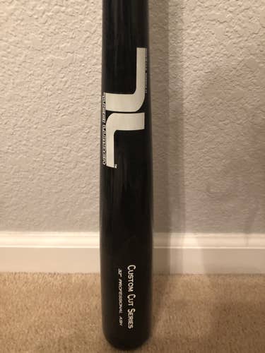 New Tucci Lumber 32/29 Ash 243 wood bat