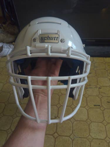 Adult large white Schutt F7 Helmet