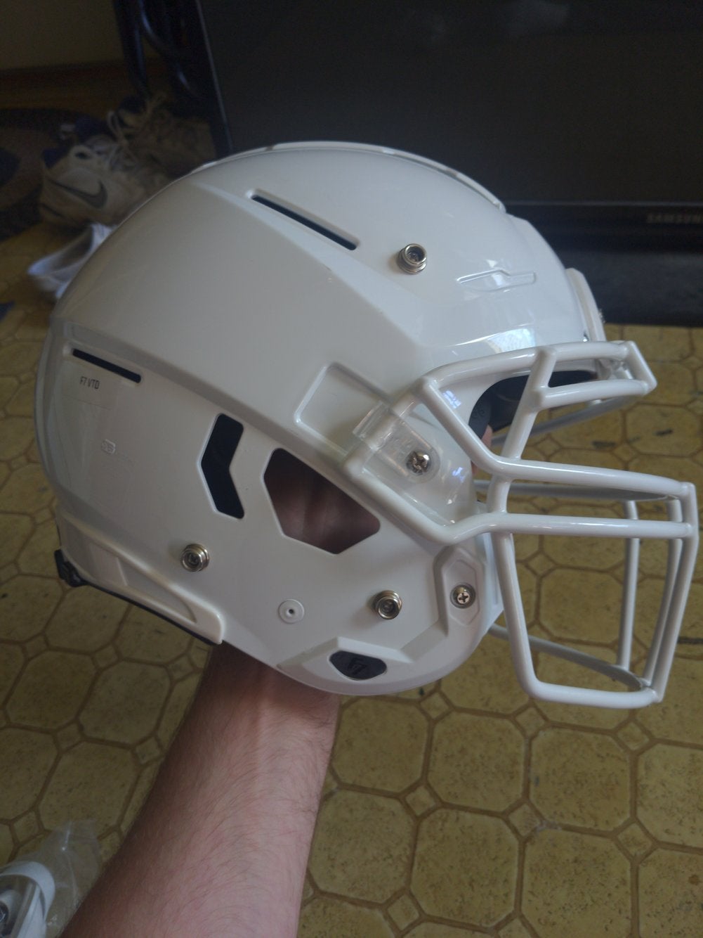 NEW, unused* Schutt F7 VTD - size Large - White